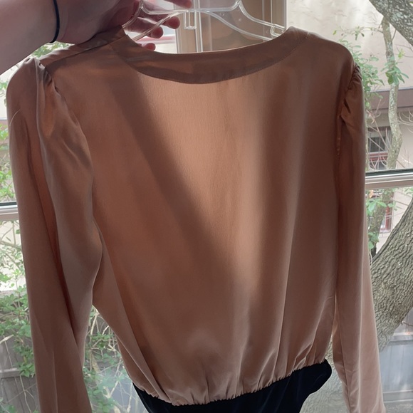 Never worn beautiful silk top - Picture 3 of 3